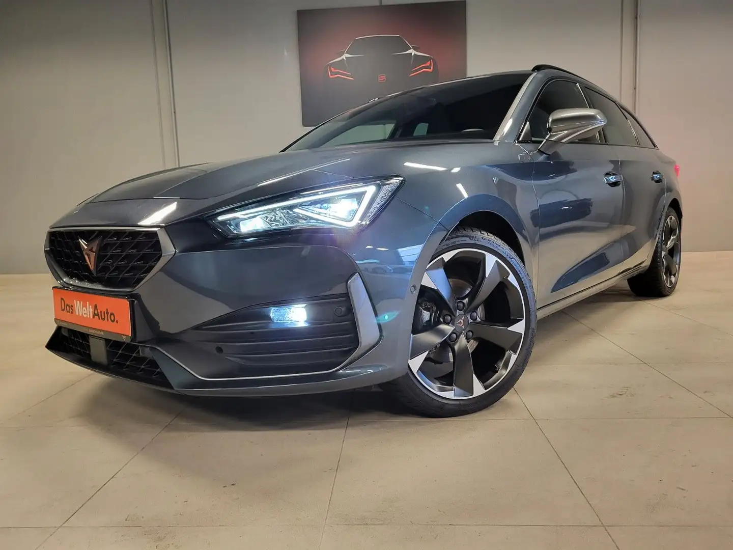 CUPRA Leon Sportst. 1.5 eTSI DSG *Navig.*Kam.*Beats* Grau - 2