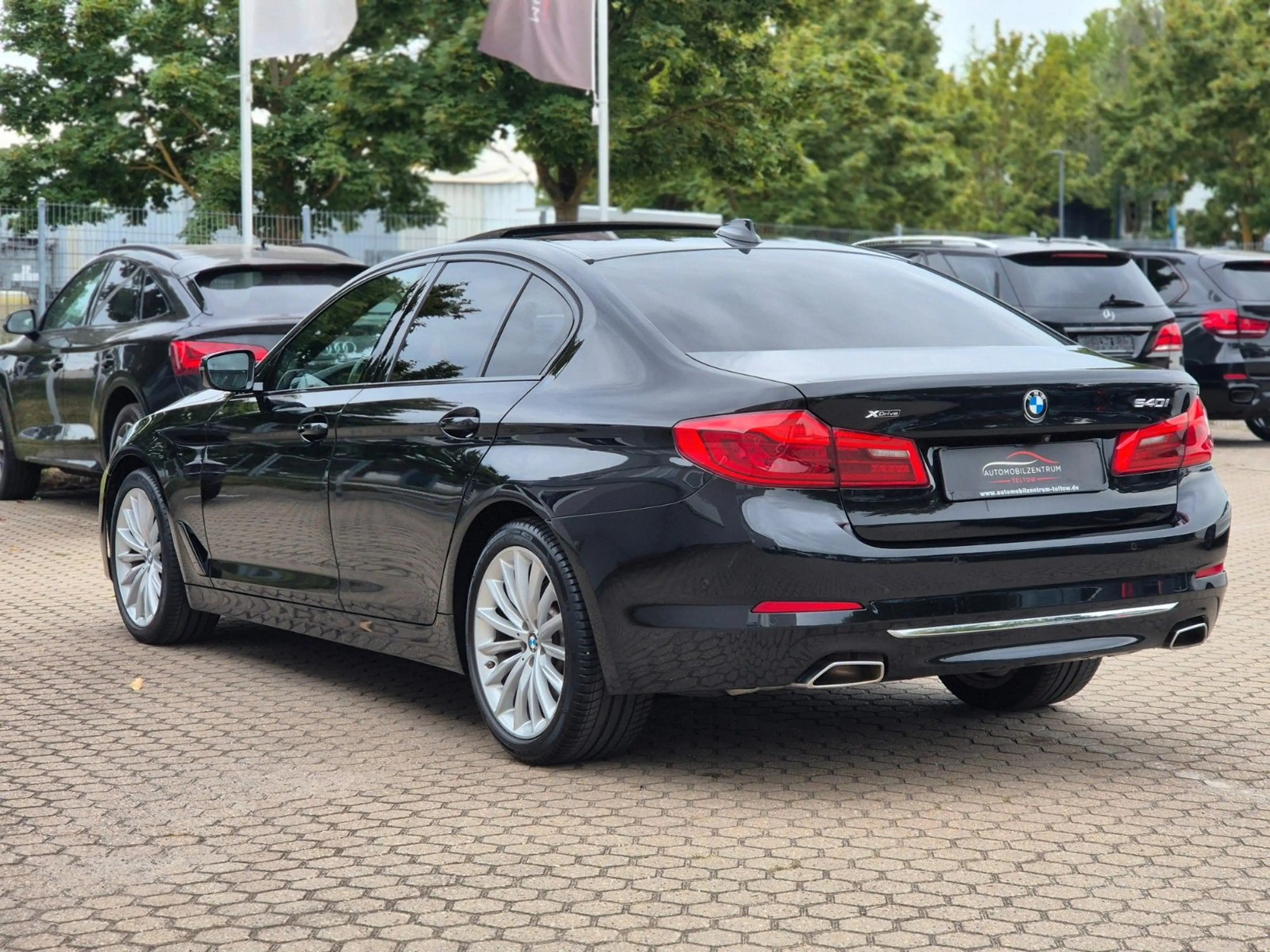 BMW 540 i xDrive Limousine Luxury Line LED/ HUD/ ACC — photo 7