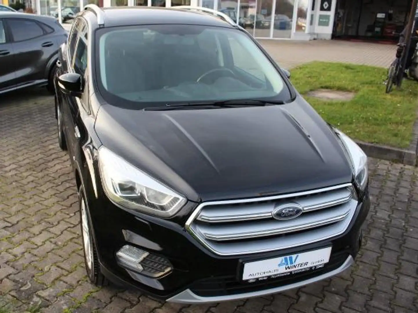 Ford Kuga Kuga 1.5 EcoBoost 4x4 Automatik Trend S&S Zwart - 2