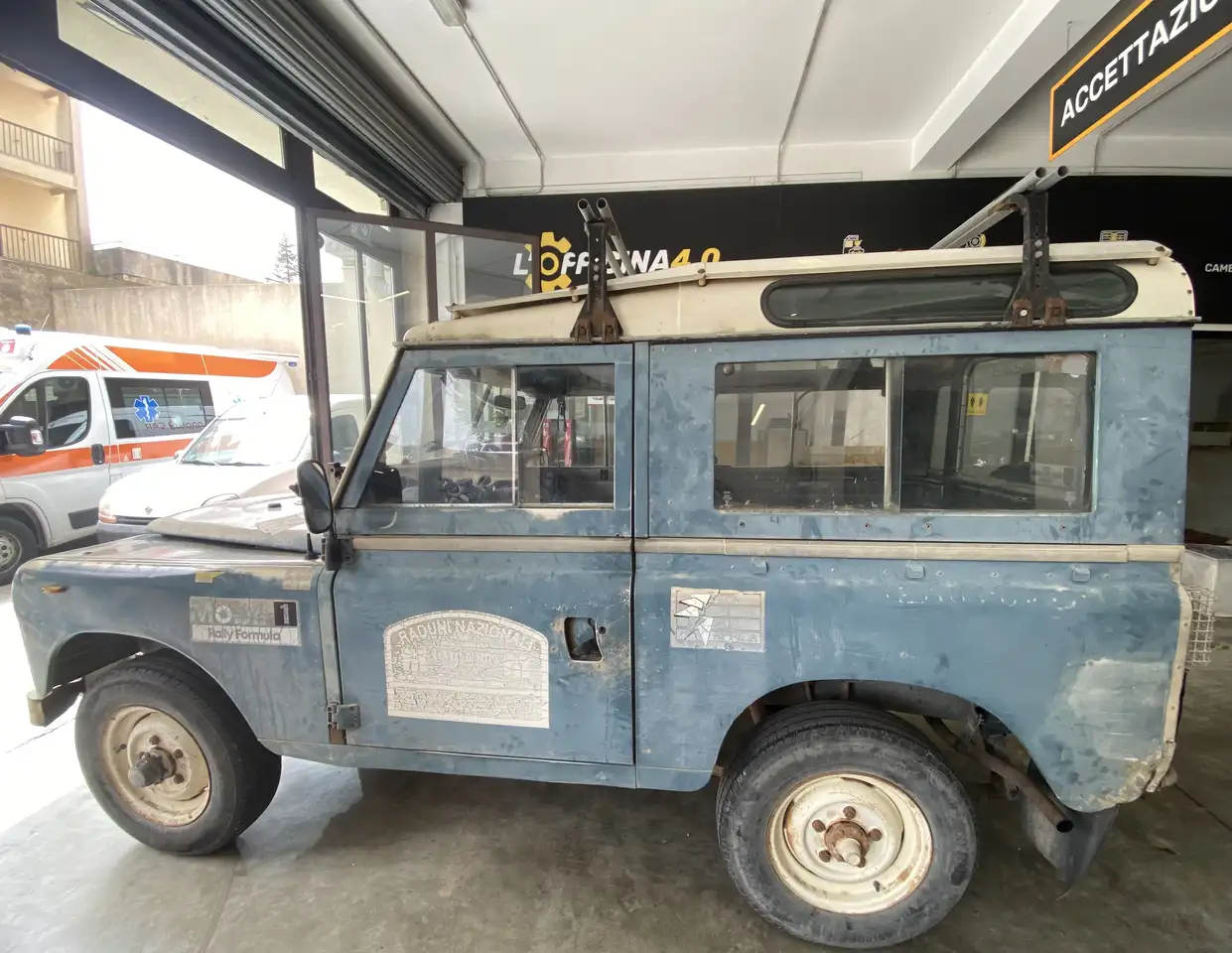 Land Rover Defender 90 2.5 td County SW, foto 2