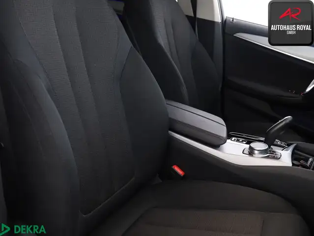 BMW 5 Series view 12