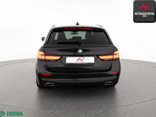 BMW 5 Series view 4