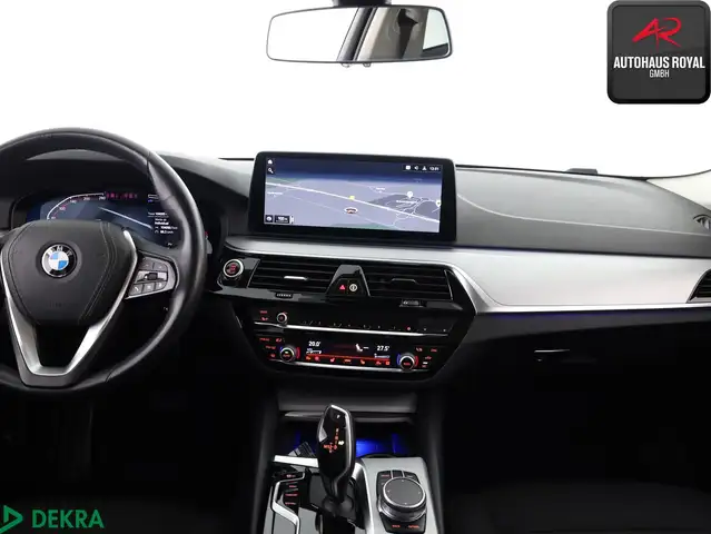 BMW 5 Series view 9
