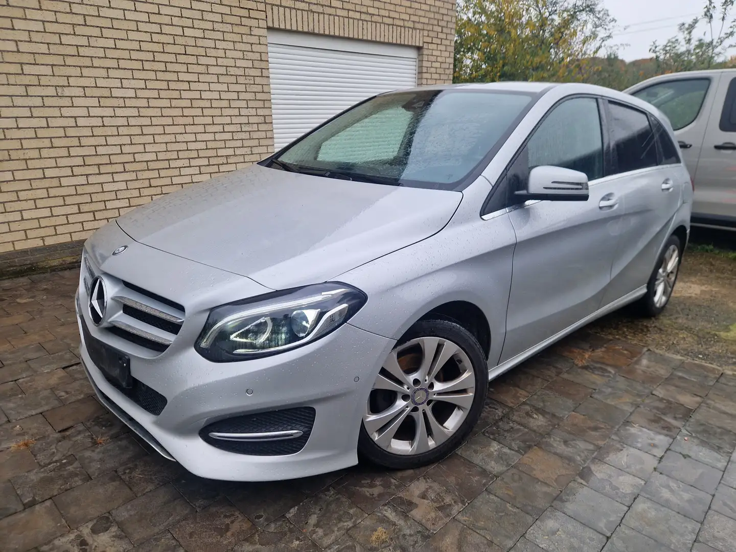 Mercedes-Benz B 180 B 180 CDI Essential Zilver - 1
