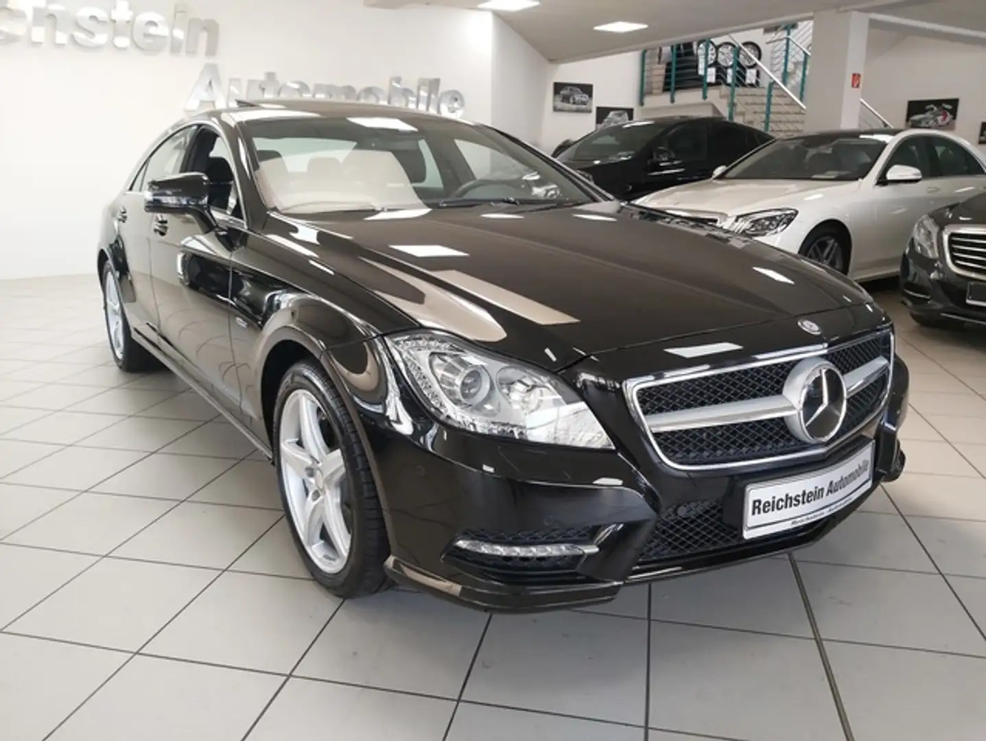 Mercedes-Benz CLS 500 Coupe AMG MEMORY TOTW LEDER AIRM DISTR Black - 2