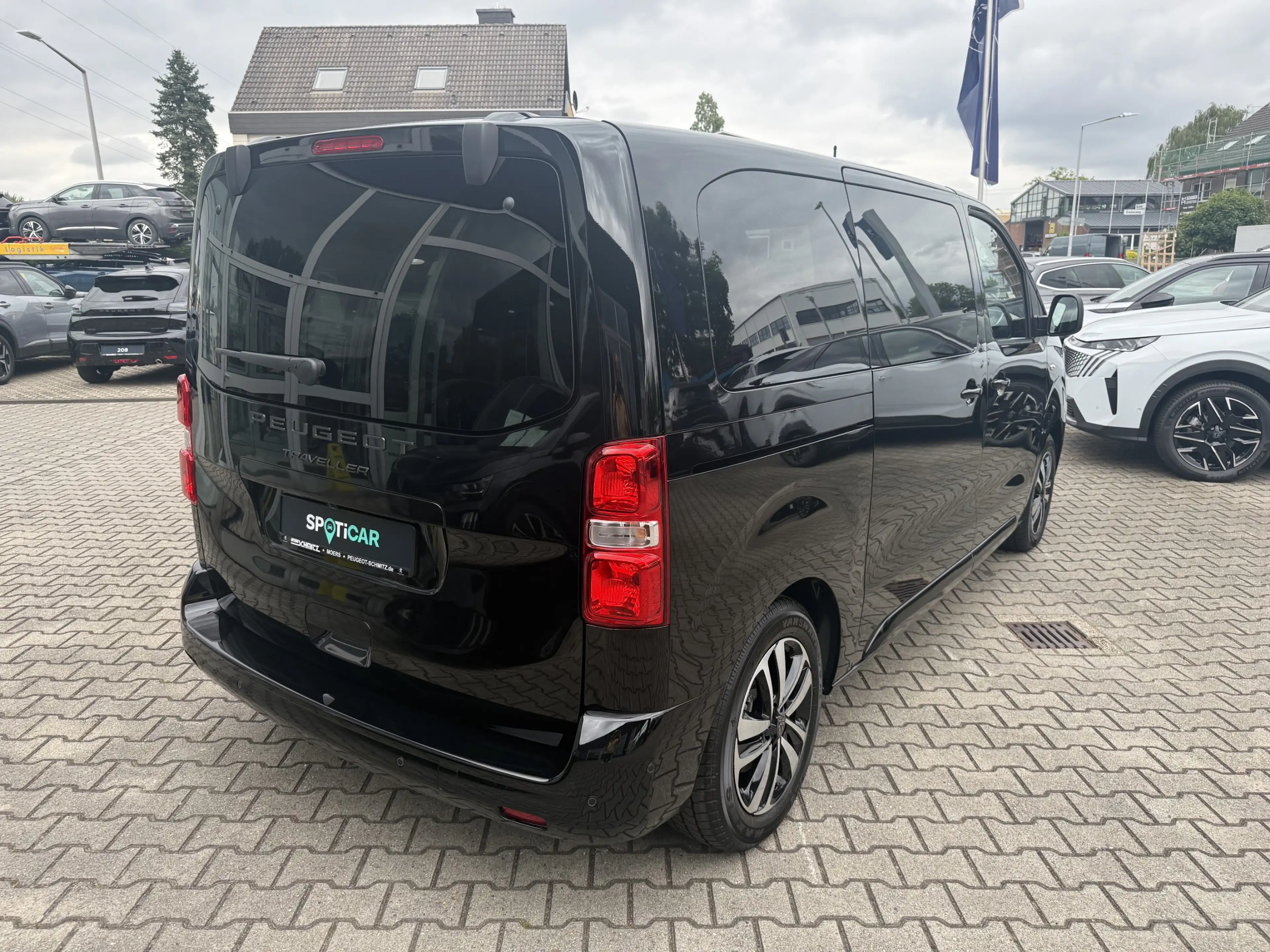Peugeot Traveller L2 BlueHDI 180, ACC, el. Schiebetüren, AHK, uvm. — photo 5