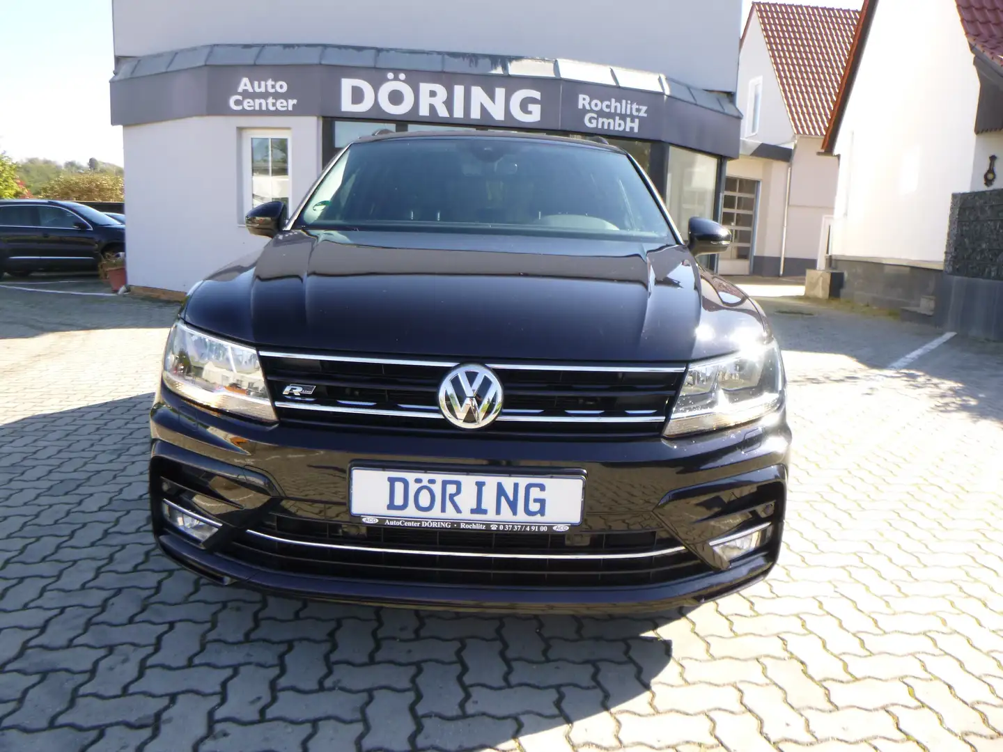 Volkswagen Tiguan SUV/Geländewagen/Pickup in Schwarz gebraucht in Rochlitz  für € 20.000