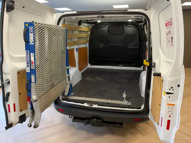 Ford Transit Custom view 16