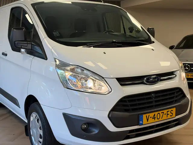 Ford Transit Custom view 4
