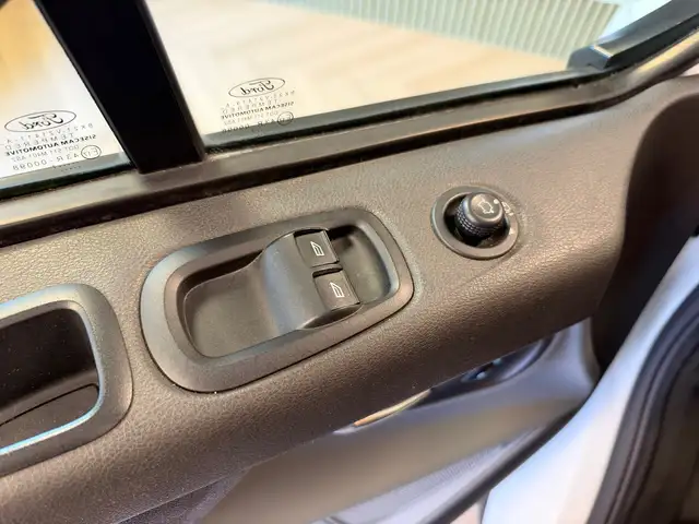 Ford Transit Custom view 22