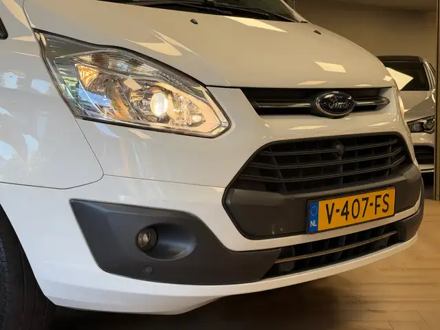 Ford Transit Custom view 6