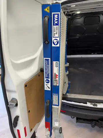 Ford Transit Custom view 17