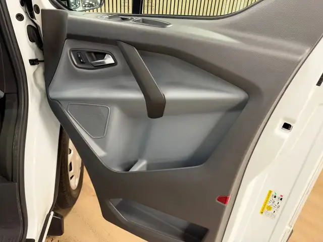 Ford Transit Custom view 21