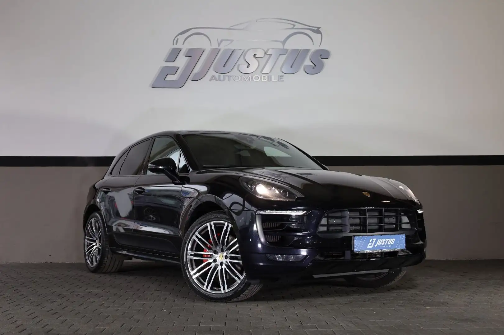 Porsche Macan GTS/Alcantara/Spur/Sport/BOSÉ/LHZ/PDC/R21 Schwarz - 1
