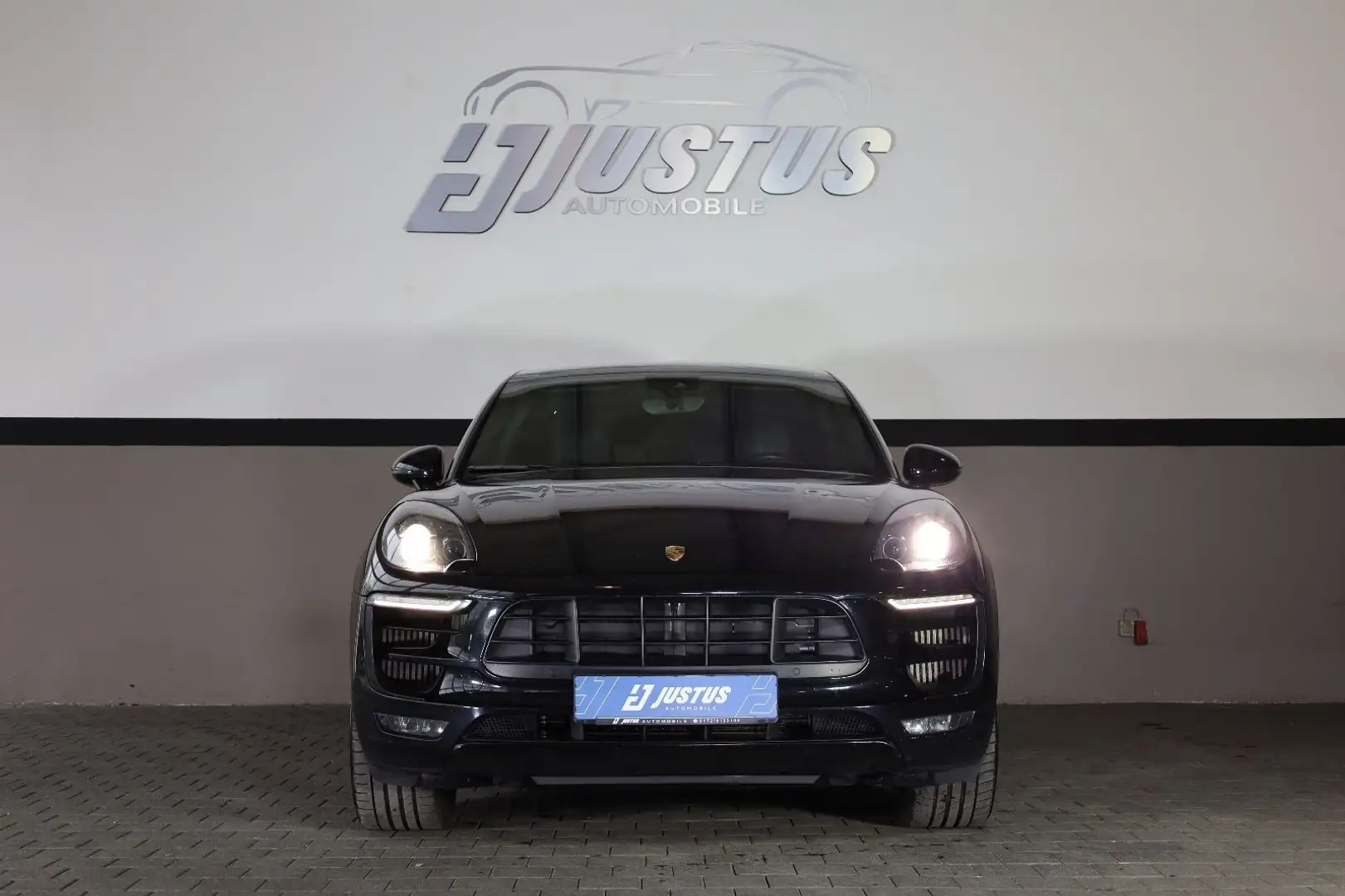 Porsche Macan GTS/Alcantara/Spur/Sport/BOSÉ/LHZ/PDC/R21 Schwarz - 2