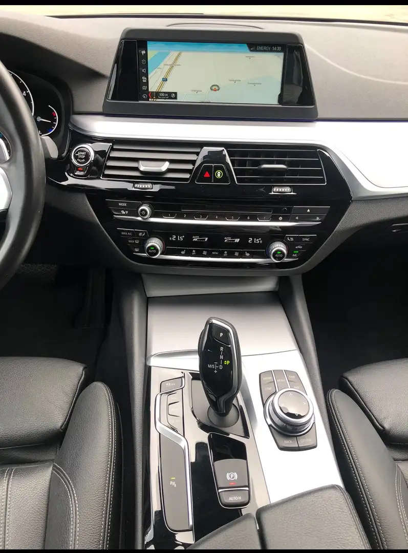 BMW 520 520 d M-Business Aut. Euro 6, NAVI, LEDER, LED Schwarz - 2