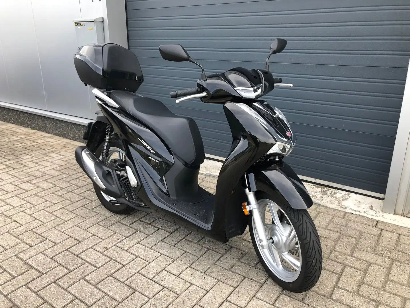Honda SH 150i SH 150i ABS Zwart - 2