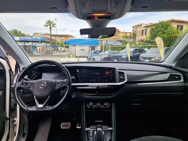 Opel Grandland view 10