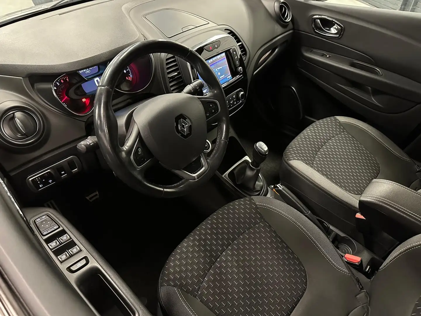 Renault Captur 0.9 TCe Intens Navi / Carmera / LED / CarPlay / Cr Grijs - 2