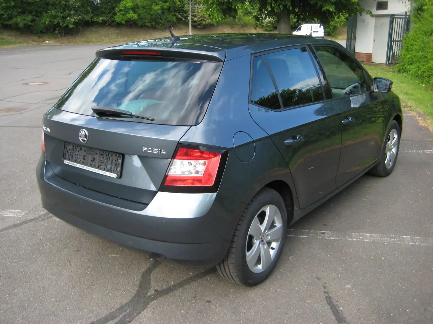 Skoda Fabia Style 1.2TSI 1.Hand Rentnerfahrzeug-29 Tkm Gris - 2