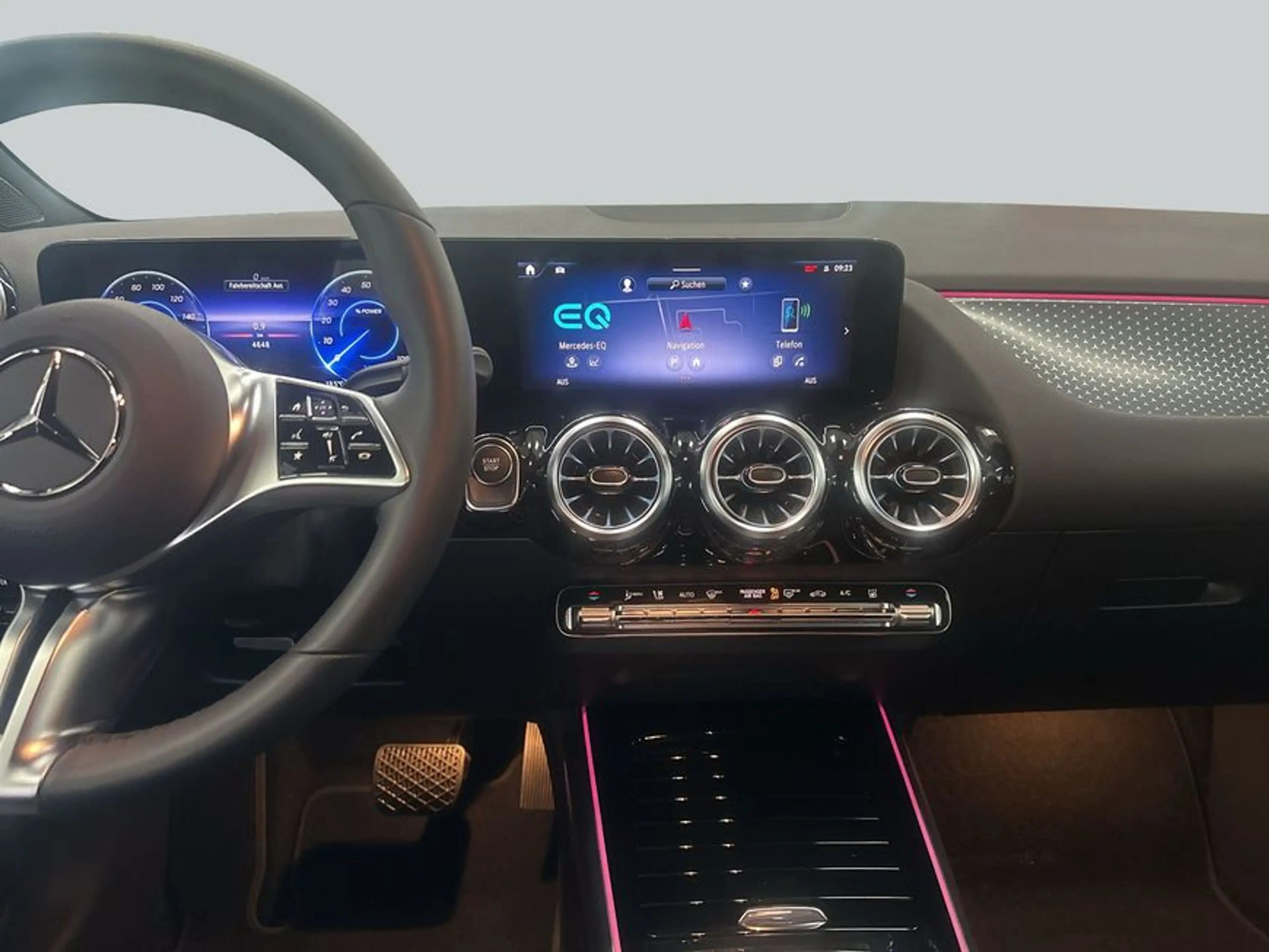 Mercedes-Benz EQA EQA — photo 15