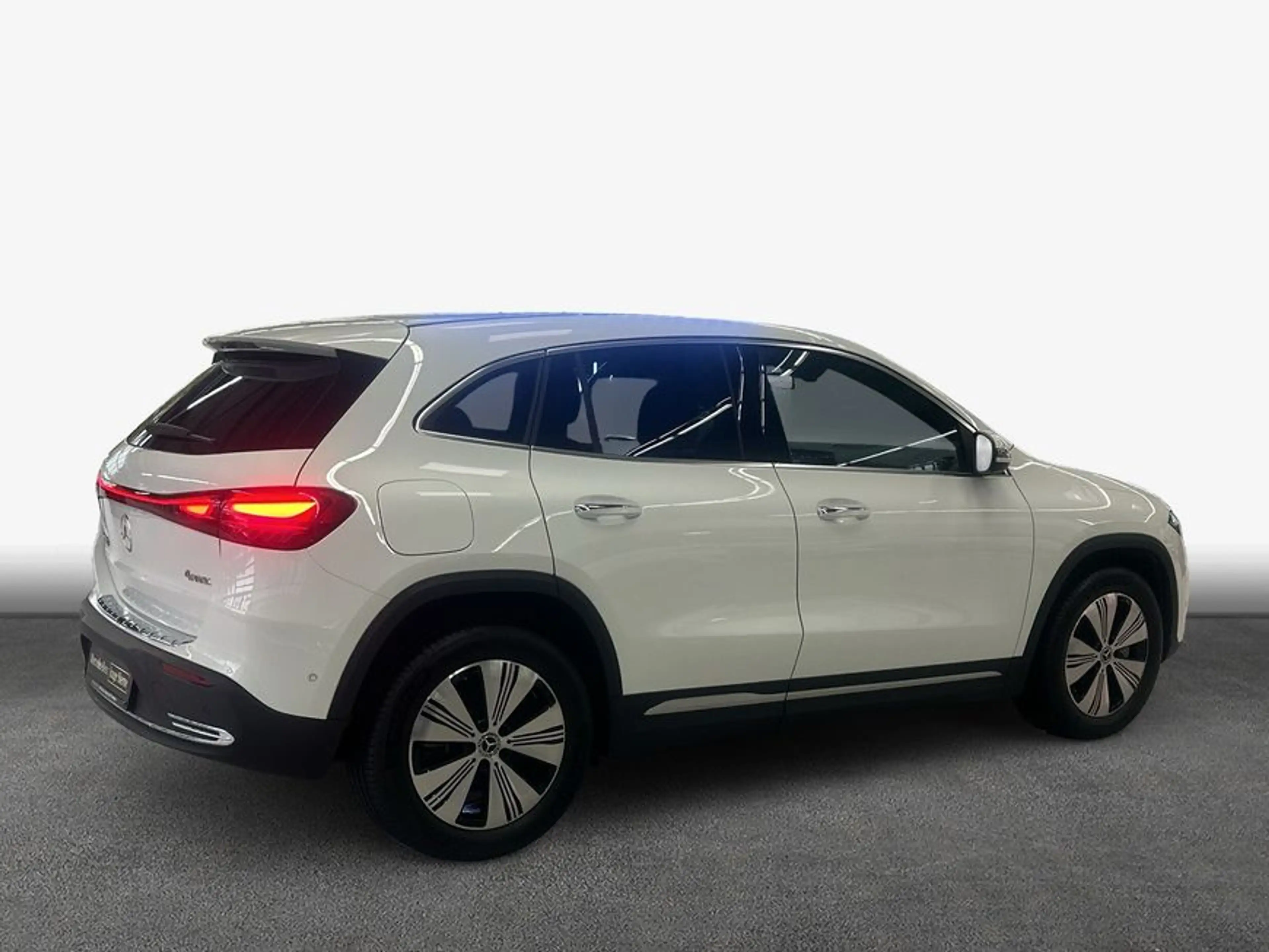 Mercedes-Benz EQA EQA — photo 2