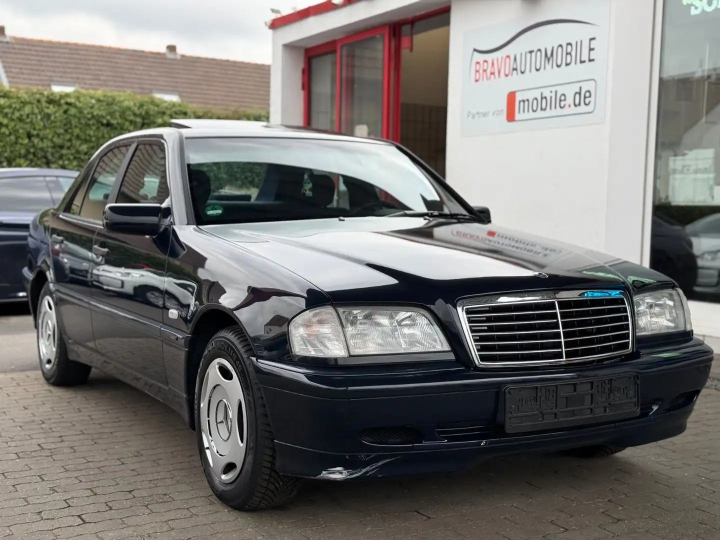 Mercedes-Benz C 180 CLASSIC Aut. KLIMA/SCHIEBEDACH/ZENTRAL Blau - 1