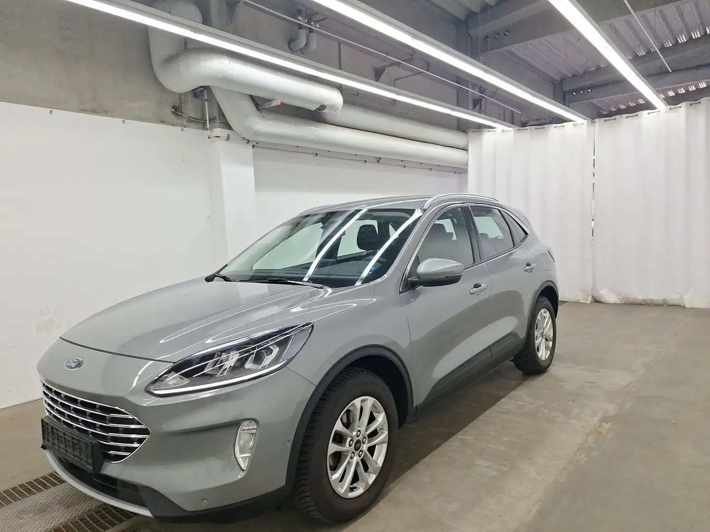 Ford Kuga Titanium 4x4 Applink Navi ParkAssist PDC SHZ Silber - 1