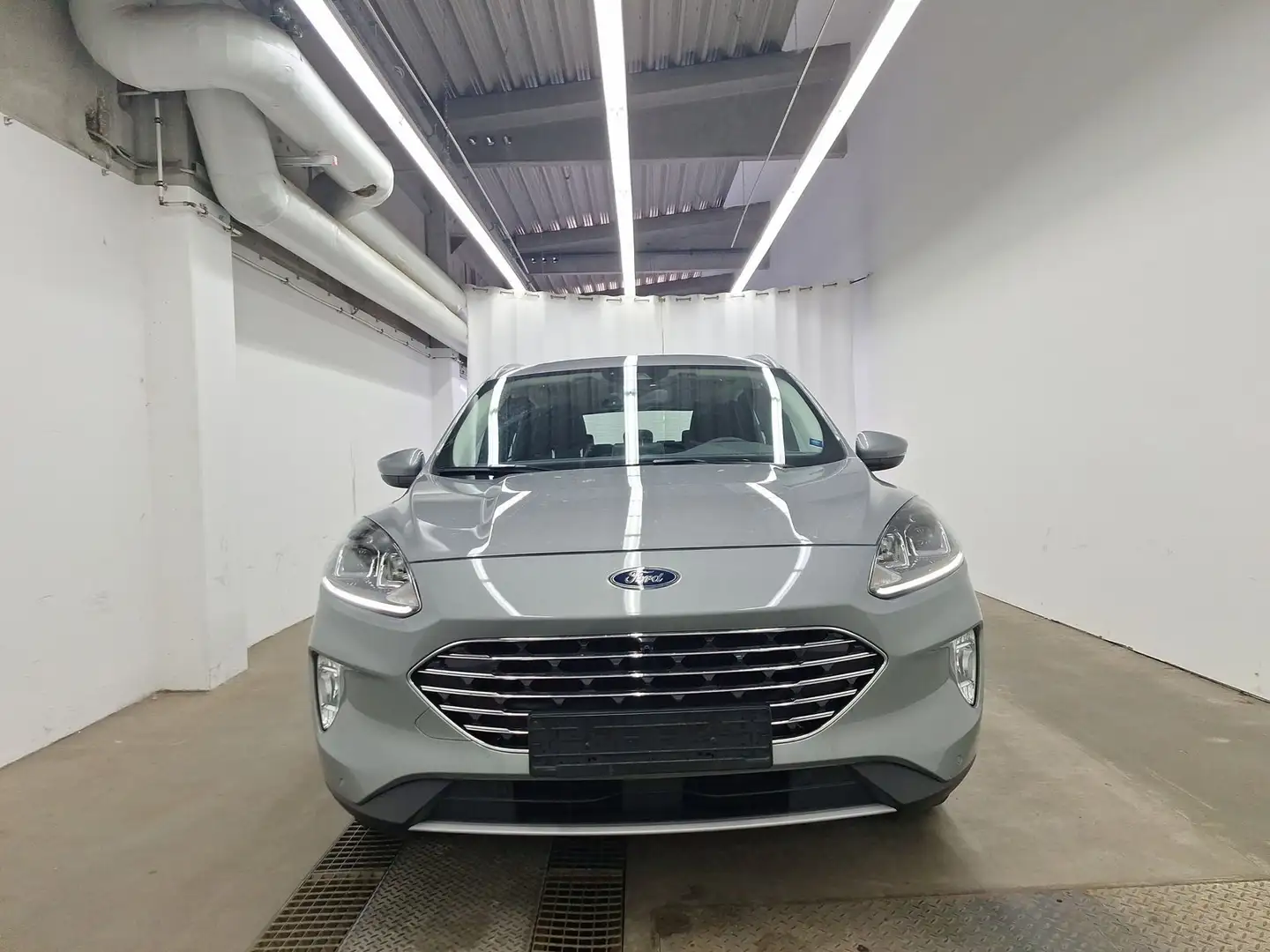 Ford Kuga Titanium 4x4 Applink Navi ParkAssist PDC SHZ Silber - 2