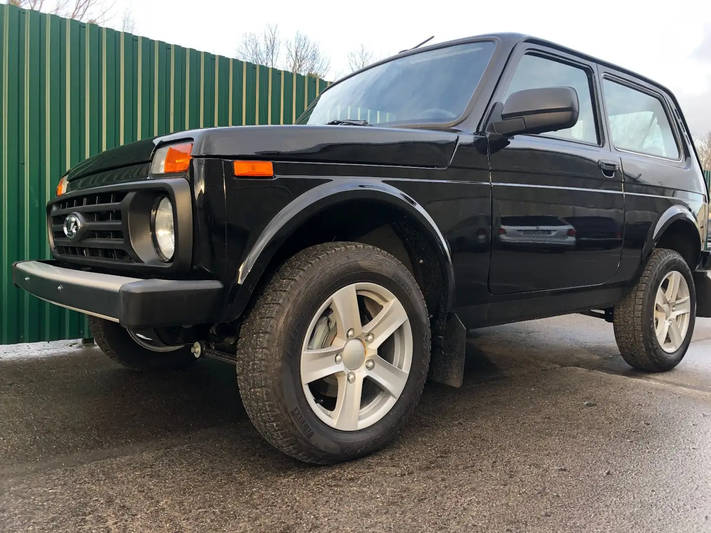 Lada Niva LEGEND "PREMIUM PLUS"! VORFÜHRWAGEN!!! Grün - 1