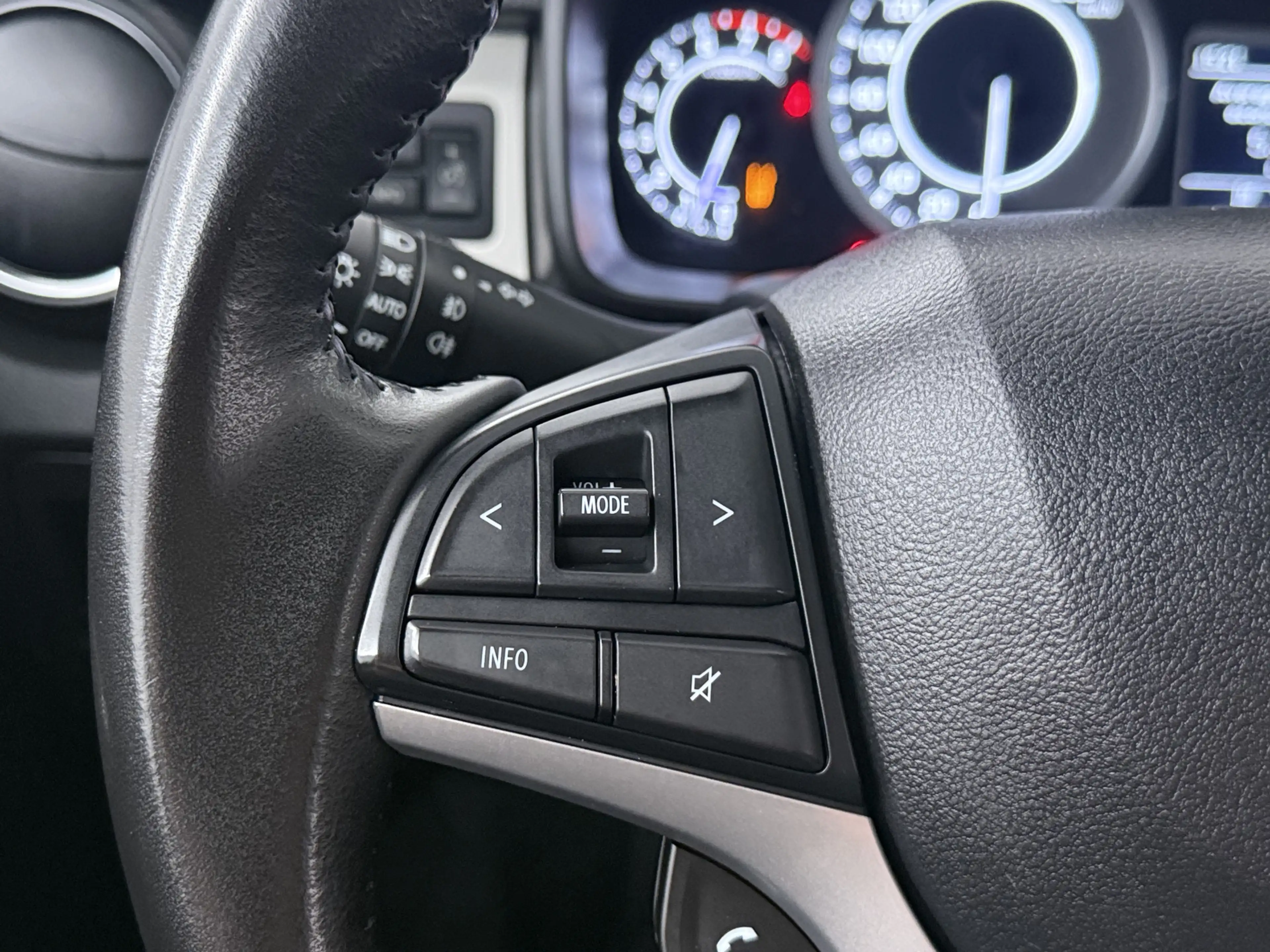 Suzuki Ignis 1.2 Smart Hybrid Style | Apple Carplay / Android A — photo 9