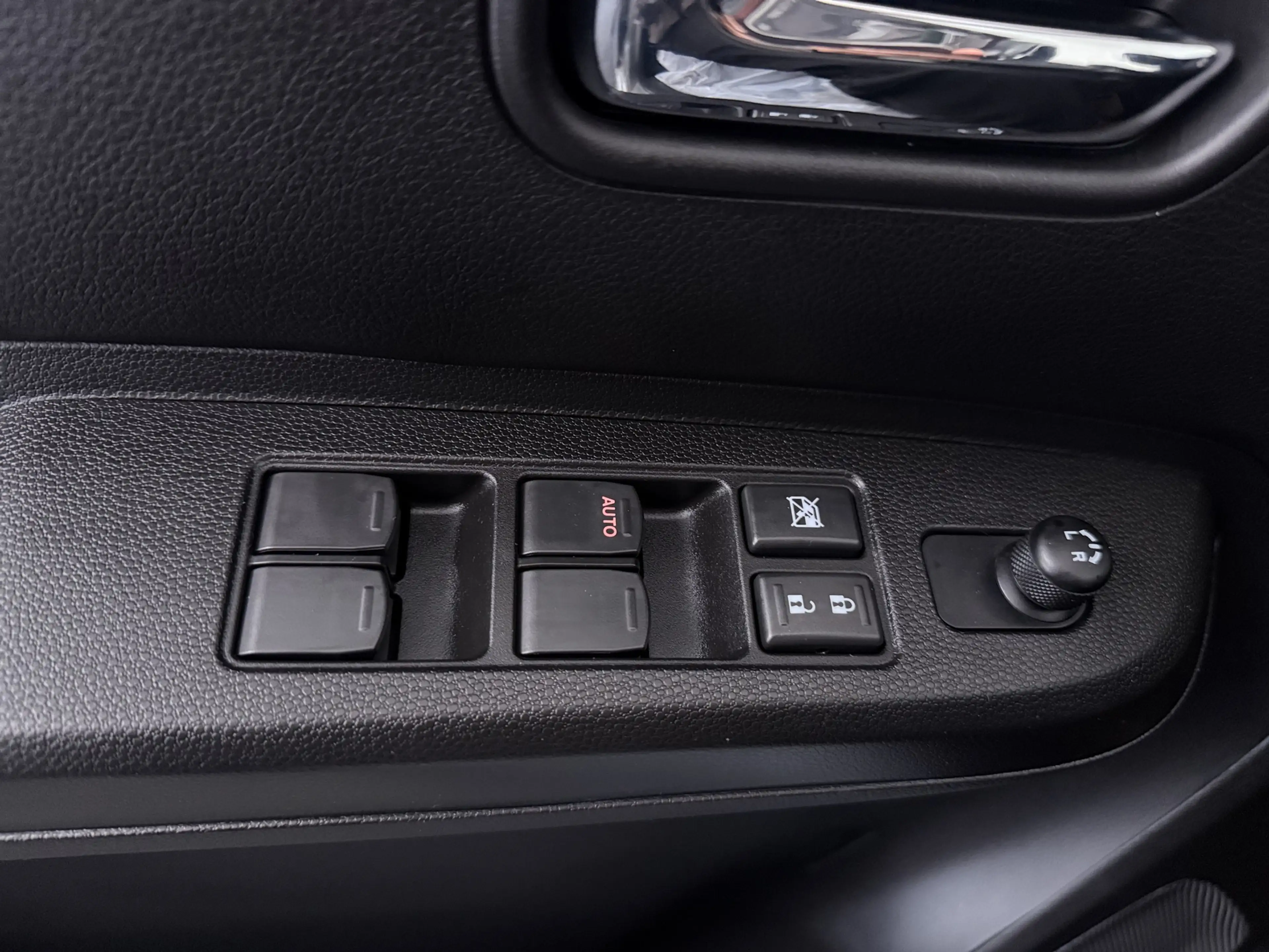 Suzuki Ignis 1.2 Smart Hybrid Style | Apple Carplay / Android A — photo 4