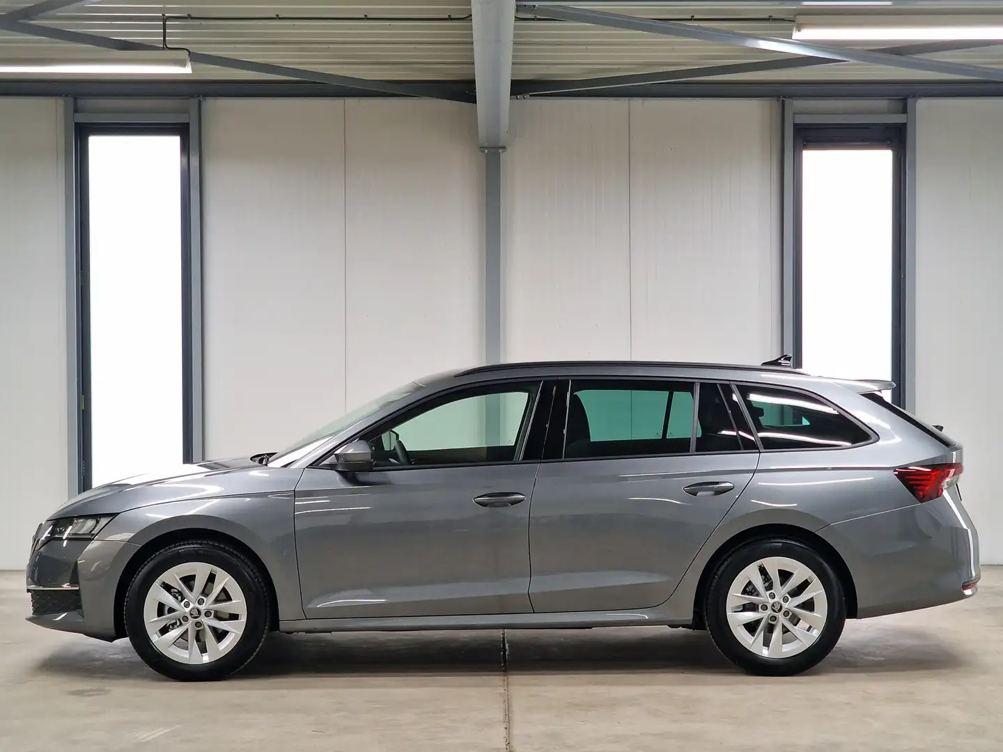 Skoda Octavia Combi 1.5 TSI MHEV 150pk Facelift | Infotainment P Grijs - 2