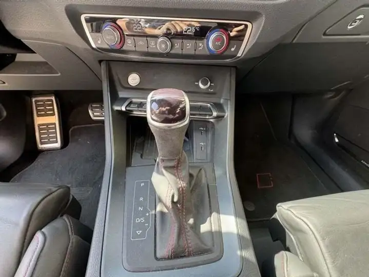 Audi Q3 2024, foto 8