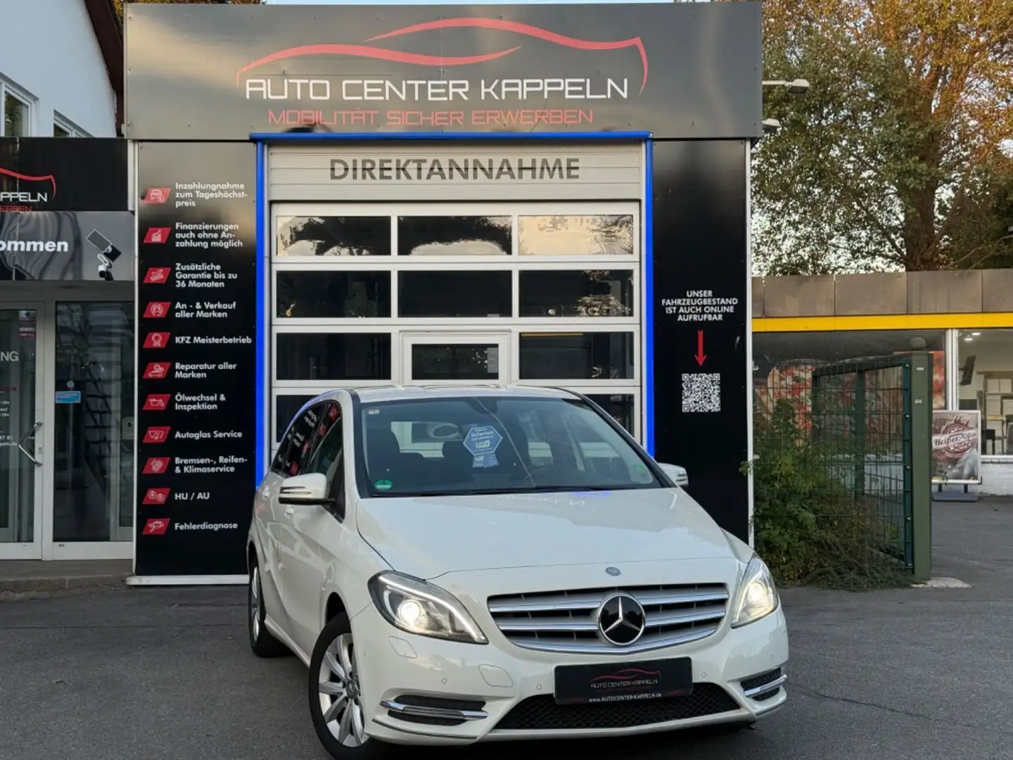 Mercedes-Benz B 180 (Automatik-NAVI-AHK-LED) Blanc - 1