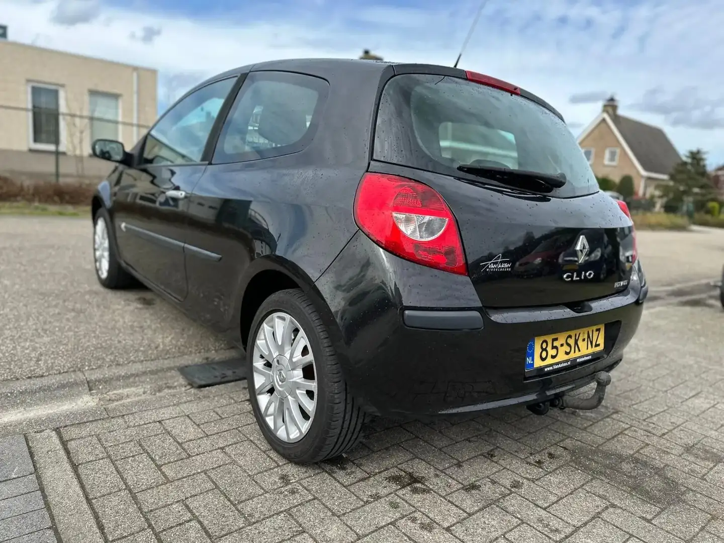 Renault Clio 1.4-16V Dynamique Luxe Zwart - 2