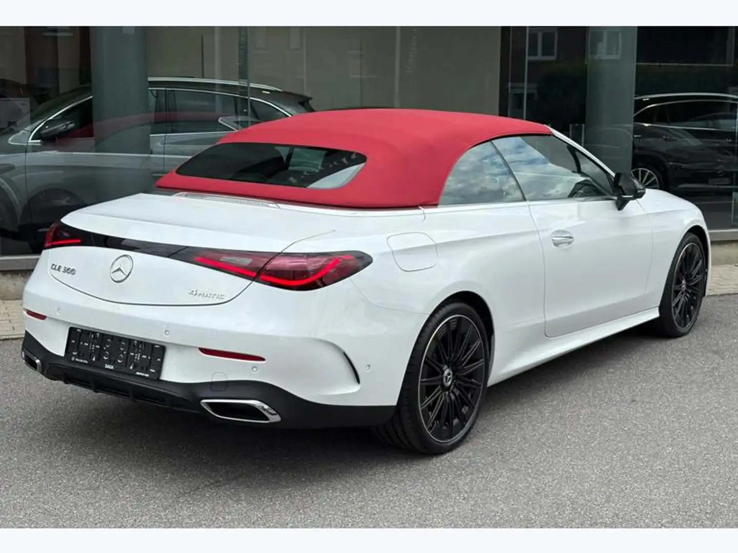 Mercedes-Benz CLE 300 CLE Cabriolet 4matic AMG Full Options Wit - 2