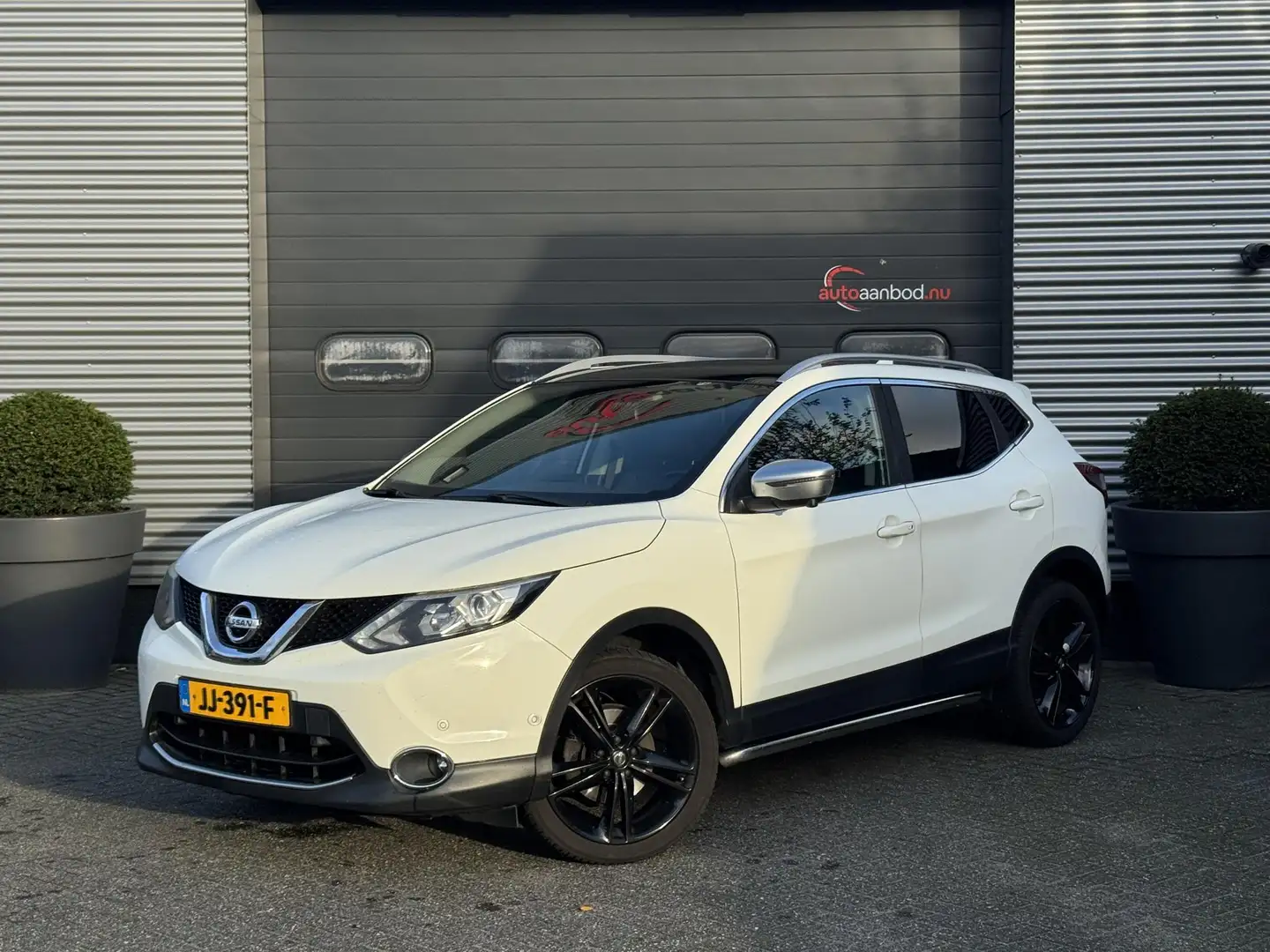 Nissan Qashqai 1.2 Tekna | Panoramadak | 360* Camera | Lederen Be Blanc - 1