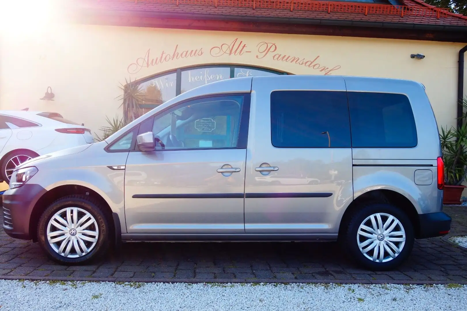 Volkswagen Caddy 1,4 TSI BMT ,Klima,PDC,Bremsass.Navi Beige - 2