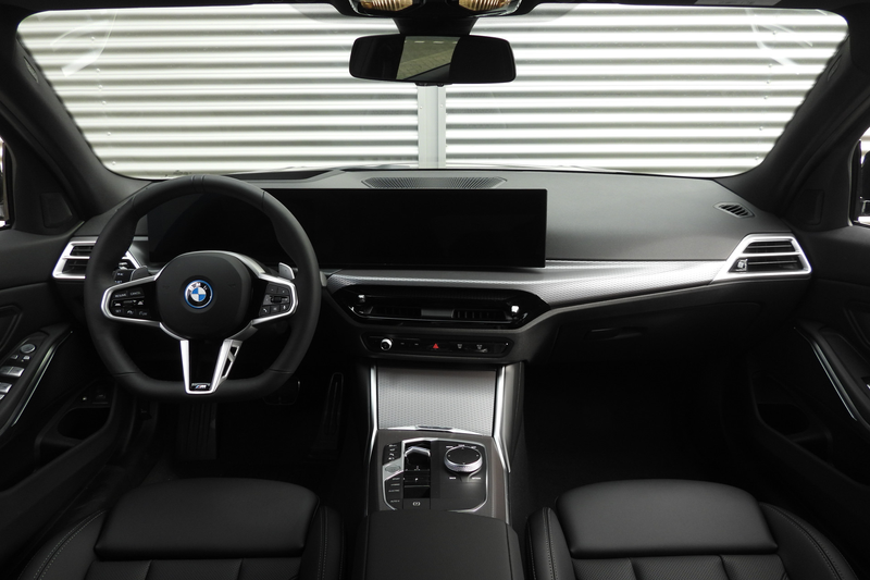 BMW 330 3 Serie 330e M Sport Automaat / Schuif-kanteldak / — photo 3