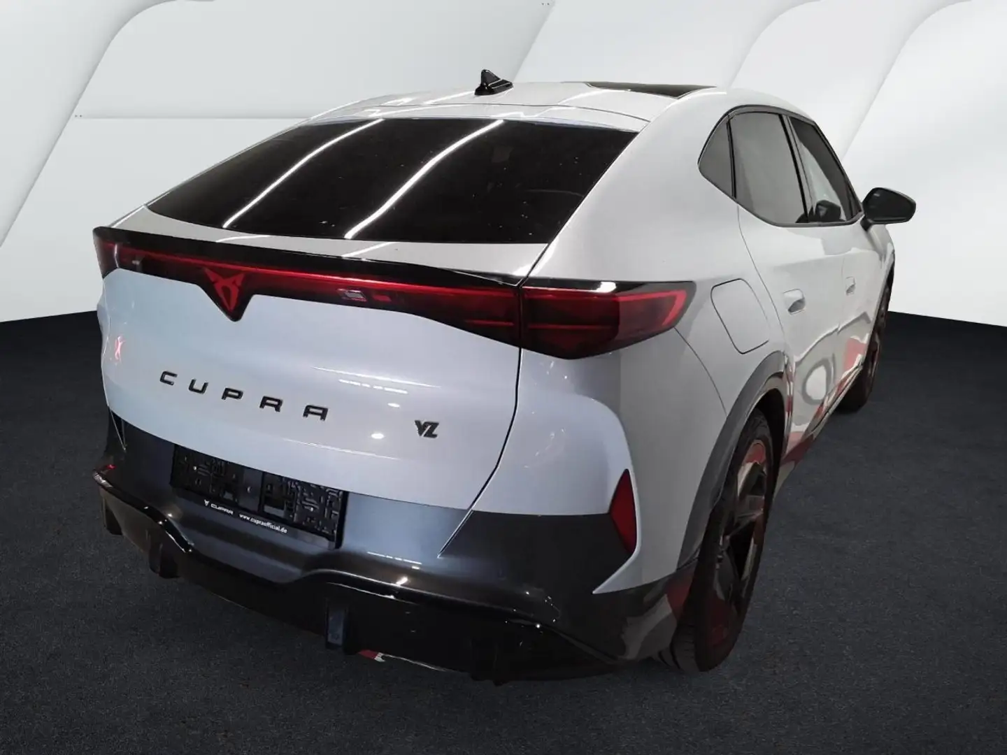 CUPRA Tavascan VZ 4X4 WÄRMEPUMPE PANO 360°CAM ACC LM21 Silber - 2