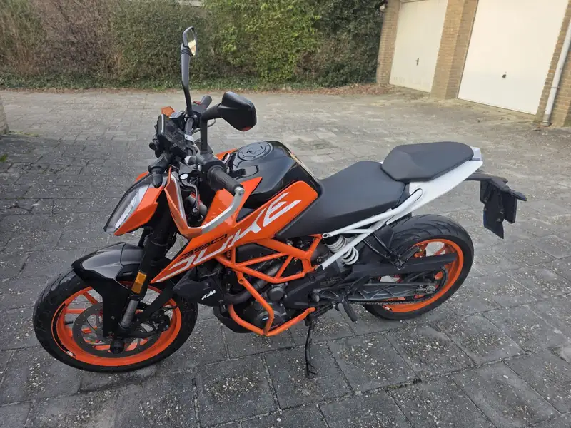 KTM 390 Duke - foto 2