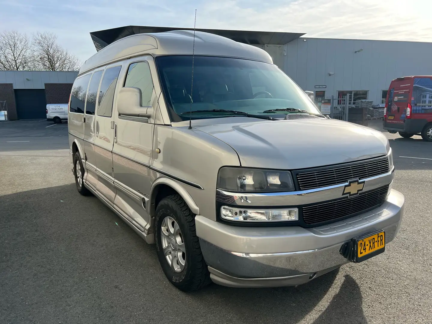 GMC Savana explorer chevrolet express LPG ex btw NIEUWE APK Grau - 1