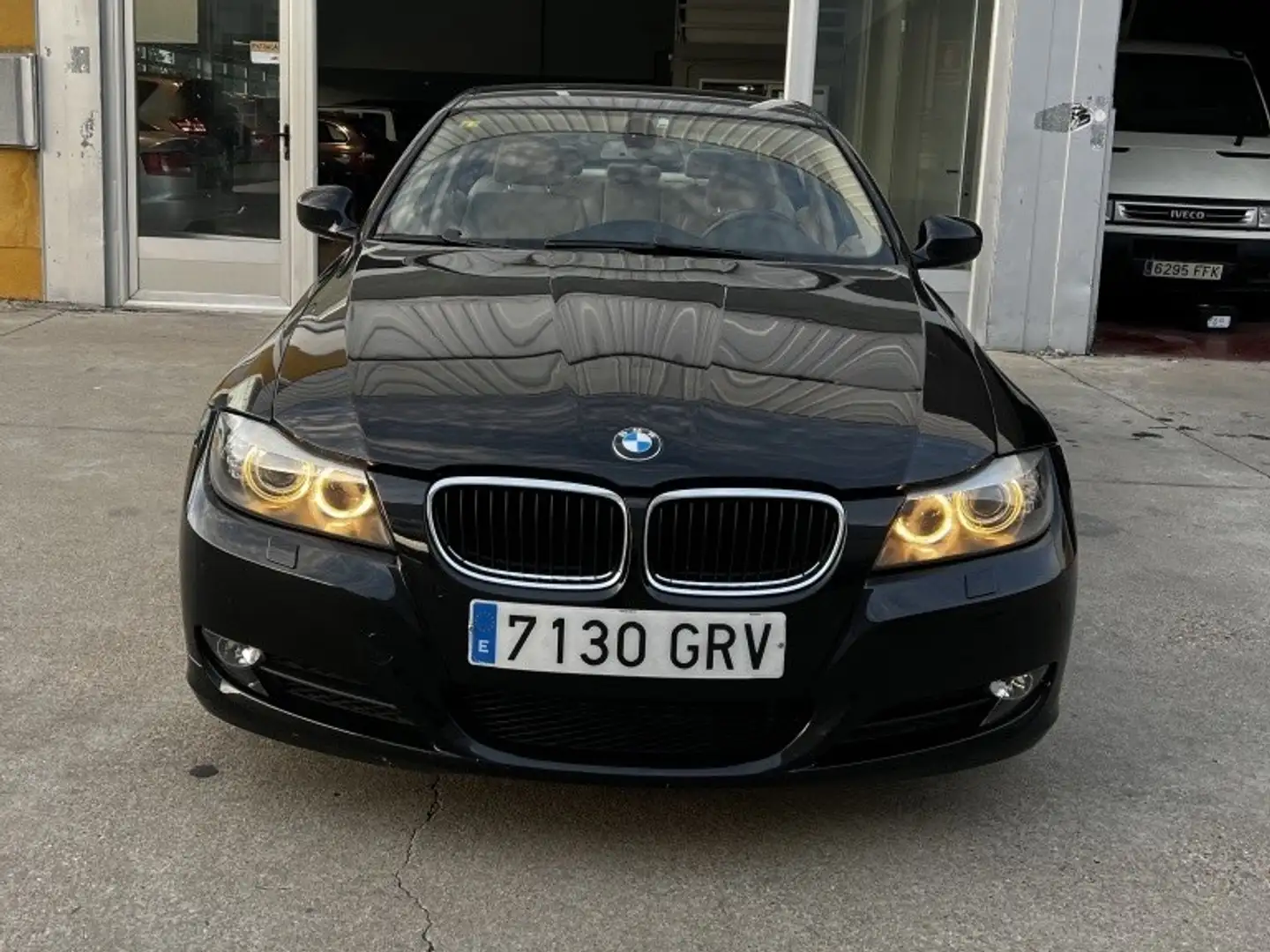 BMW 320 320d Schwarz - 2