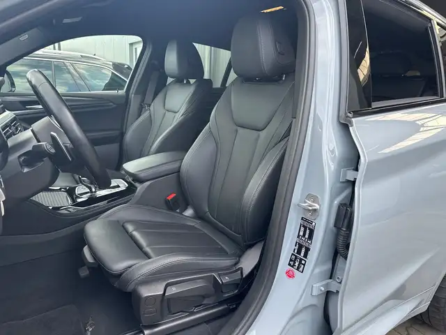 BMW X4 view 11