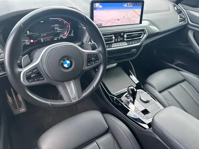 BMW X4 view 10