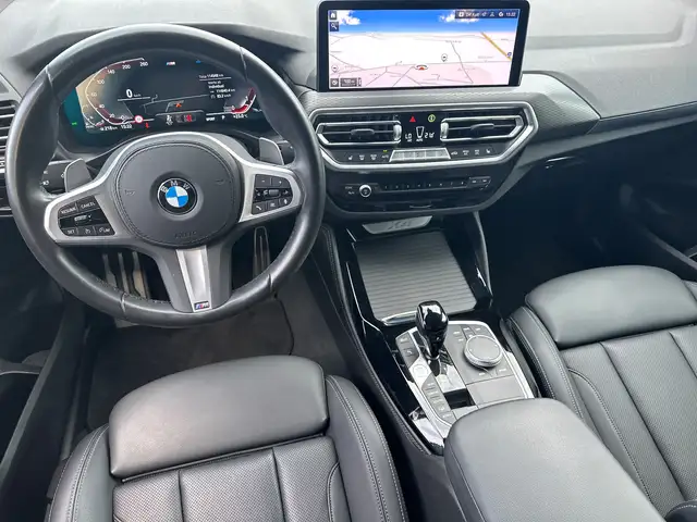 BMW X4 view 13