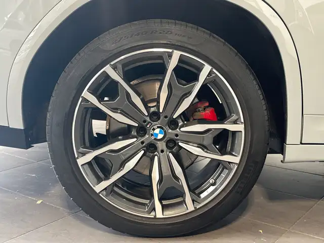 BMW X4 view 3