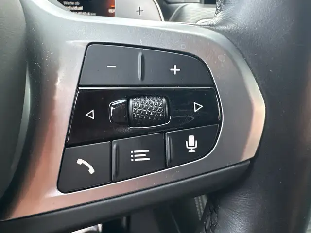 BMW X4 view 15