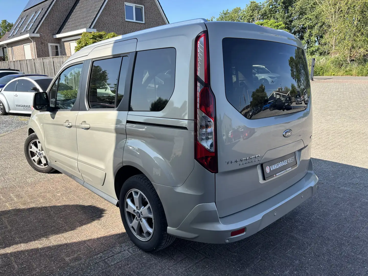 Ford Tourneo Connect Compact 1.0 Turbo Titanium Panoramadak / Parkeerse Grijs - 2